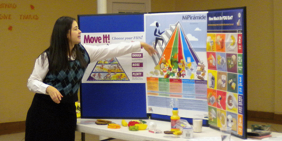 Student teaching nutrition class.